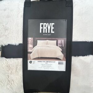Frye Bubble Fur Ivory King Comforter Set 104”x90”
